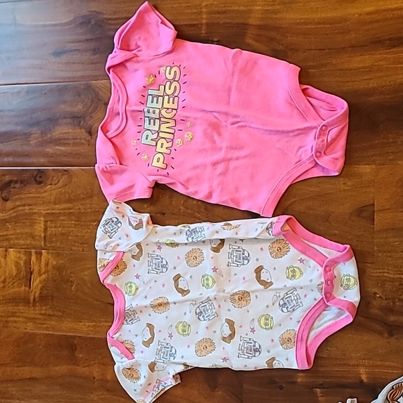 πHost Pπ Bundle of Girls STAR WARS Short Sleeves Onesies: Leia,R2D2, Chewbacca - Picture 2 of 15